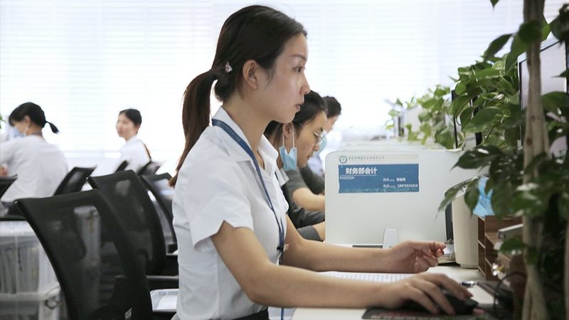 上海法律咨询公司的收费标准通常由以下几部分构成：